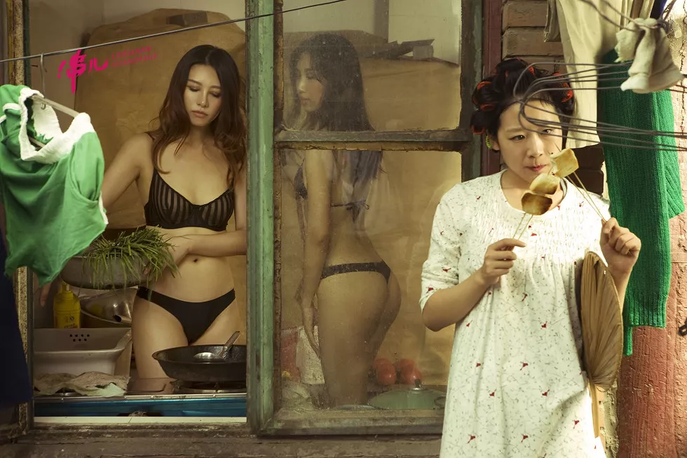 摄影师刘嘉楠精品摄影作品合集《胡同里的性感撸串儿》烧烤女郎写真27P