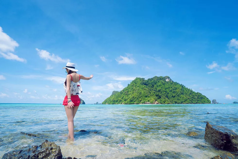 Rayshen摄影作品之泰国甲米旅行海滩边靓丽美模性感比基尼写真34P