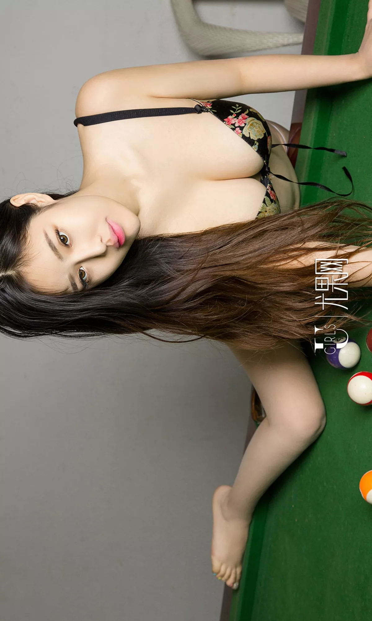 [Ugirls爱尤物]No.667_嫩模Linna大胆桌球女郎秀白嫩豪乳性感厚唇撩人诱惑写真40P