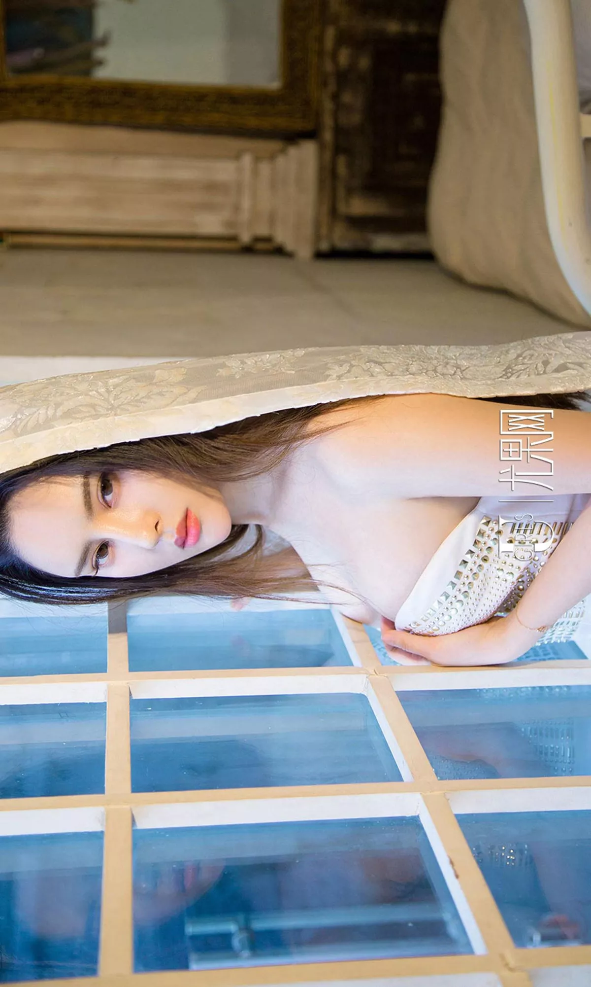[Ugirls爱尤物]No.671_高冷嫩模谭睿琪私房内衣系列秀傲人美乳冷艳迷人写真40P