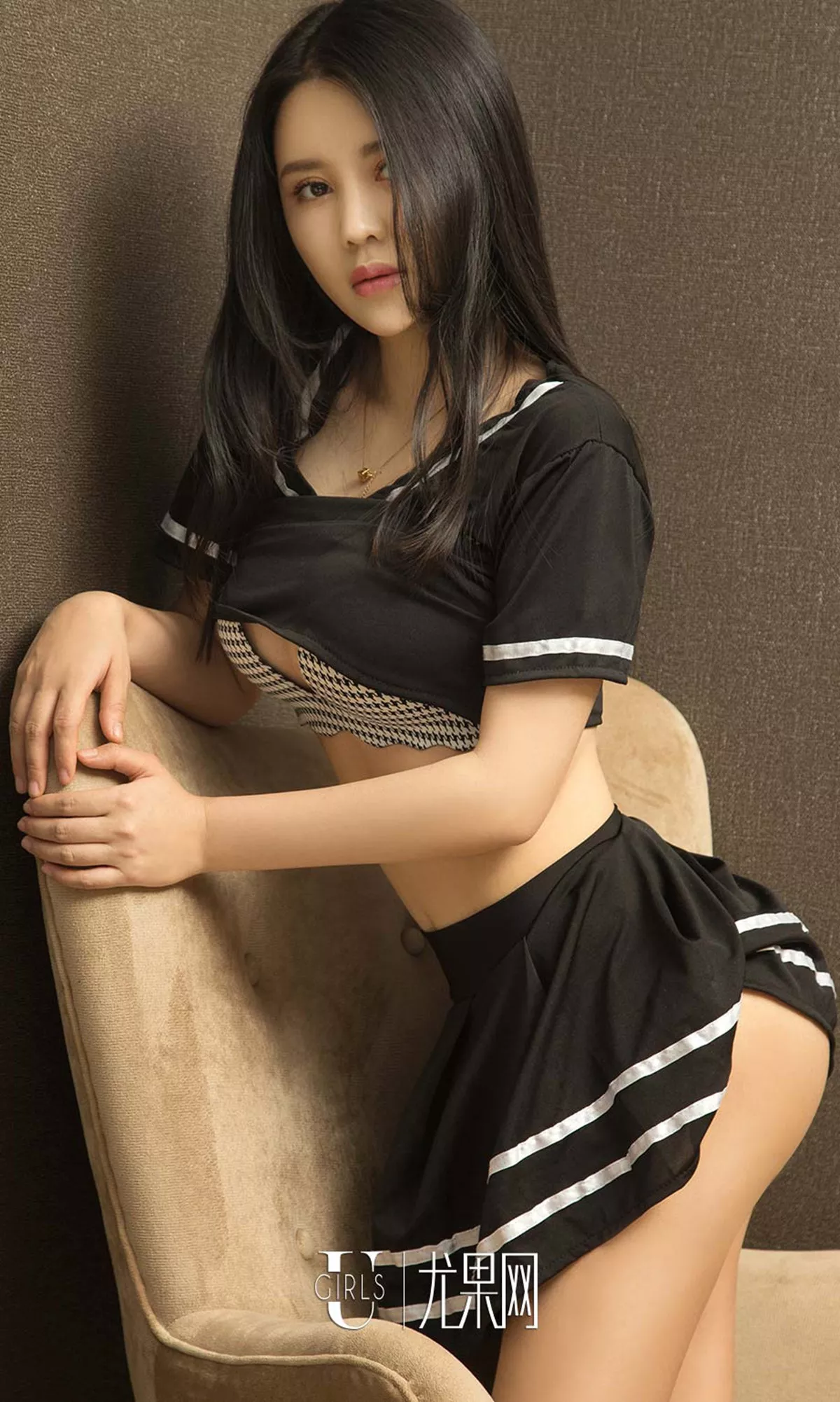 [Ugirls爱尤物]No.676_嫩模sukki可儿黑色JK服+皮卡丘比基尼秀完美身材性感写真40P