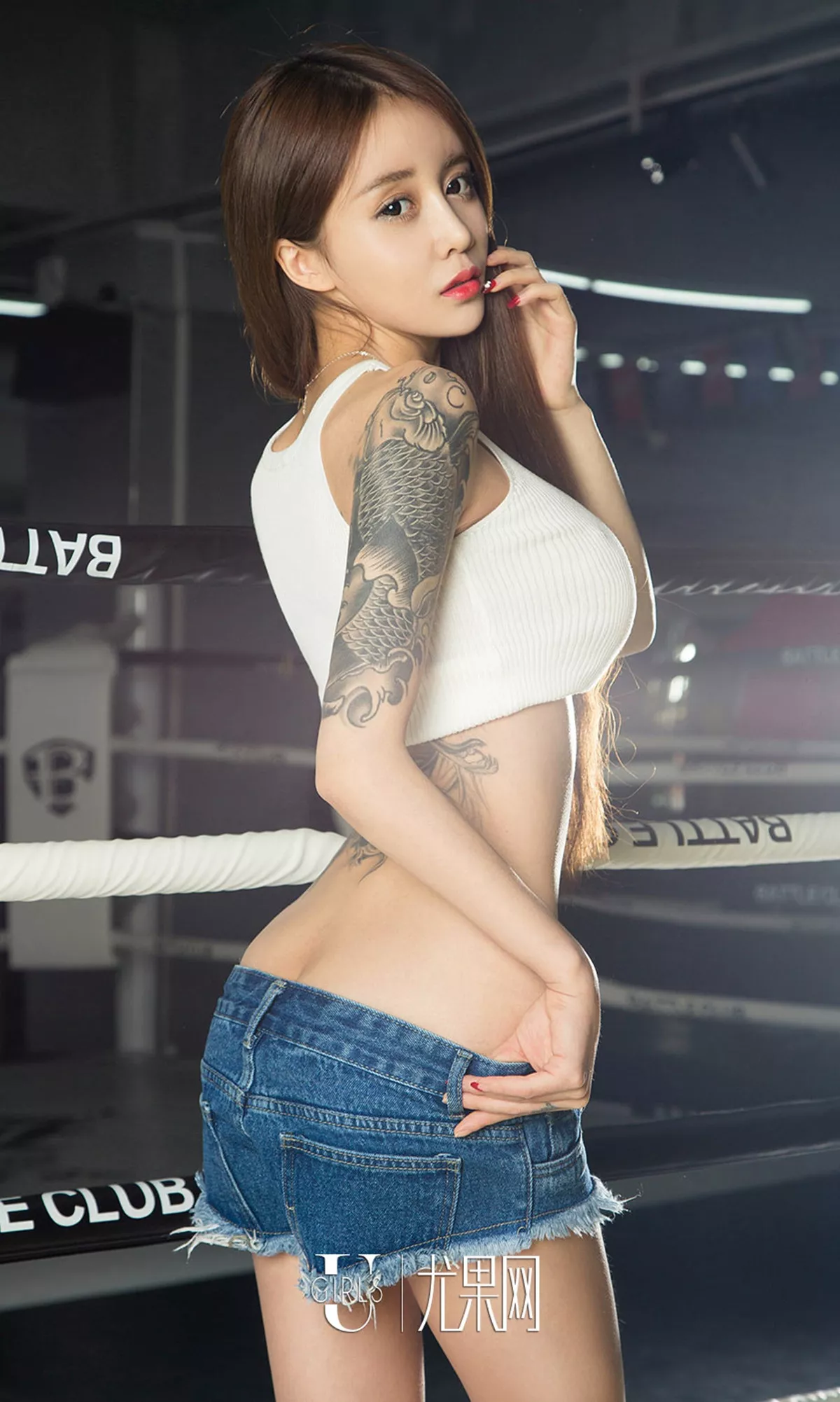 [Ugirls爱尤物]No.691_嫩模琪歌健身房运动装秀完美身材半撩上衣秀豪乳半球写真40P