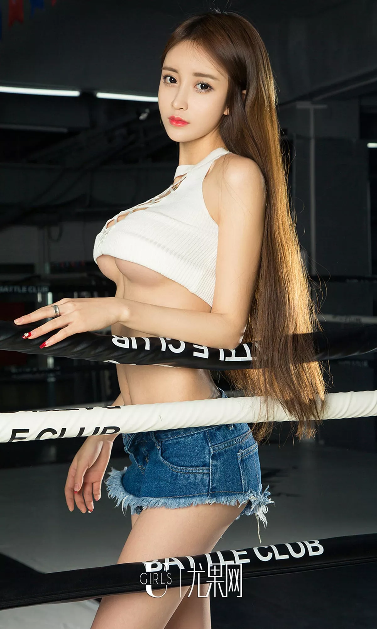 [Ugirls爱尤物]No.691_嫩模琪歌健身房运动装秀完美身材半撩上衣秀豪乳半球写真40P