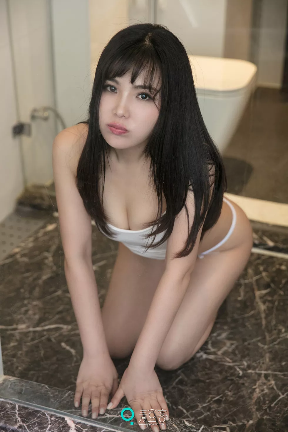 [青豆客Qingdouke]2017.06.18_嫩模丁筱南居家粉嫩高叉连体内衣秀傲人美乳诱惑写真57P