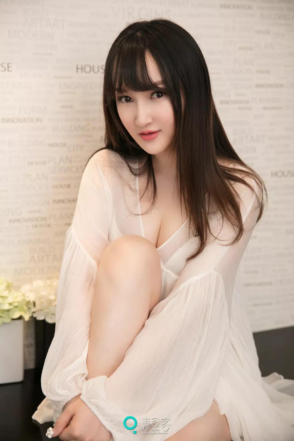 [青豆客Qingdouke]2017.06.20_嫩模吴娇性感内衣秀傲人美乳蕾丝女仆装诱惑写真53P