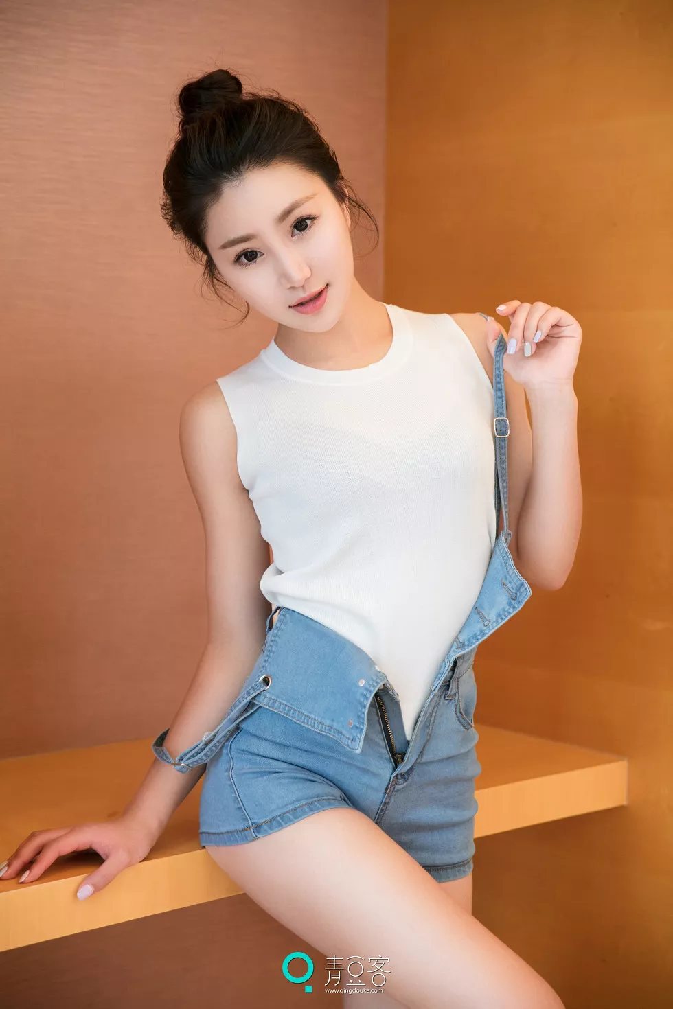 [青豆客Qingdouke]2017.06.24_嫩模佳琪私房白色透视薄纱情趣内衣撩人诱惑写真56P