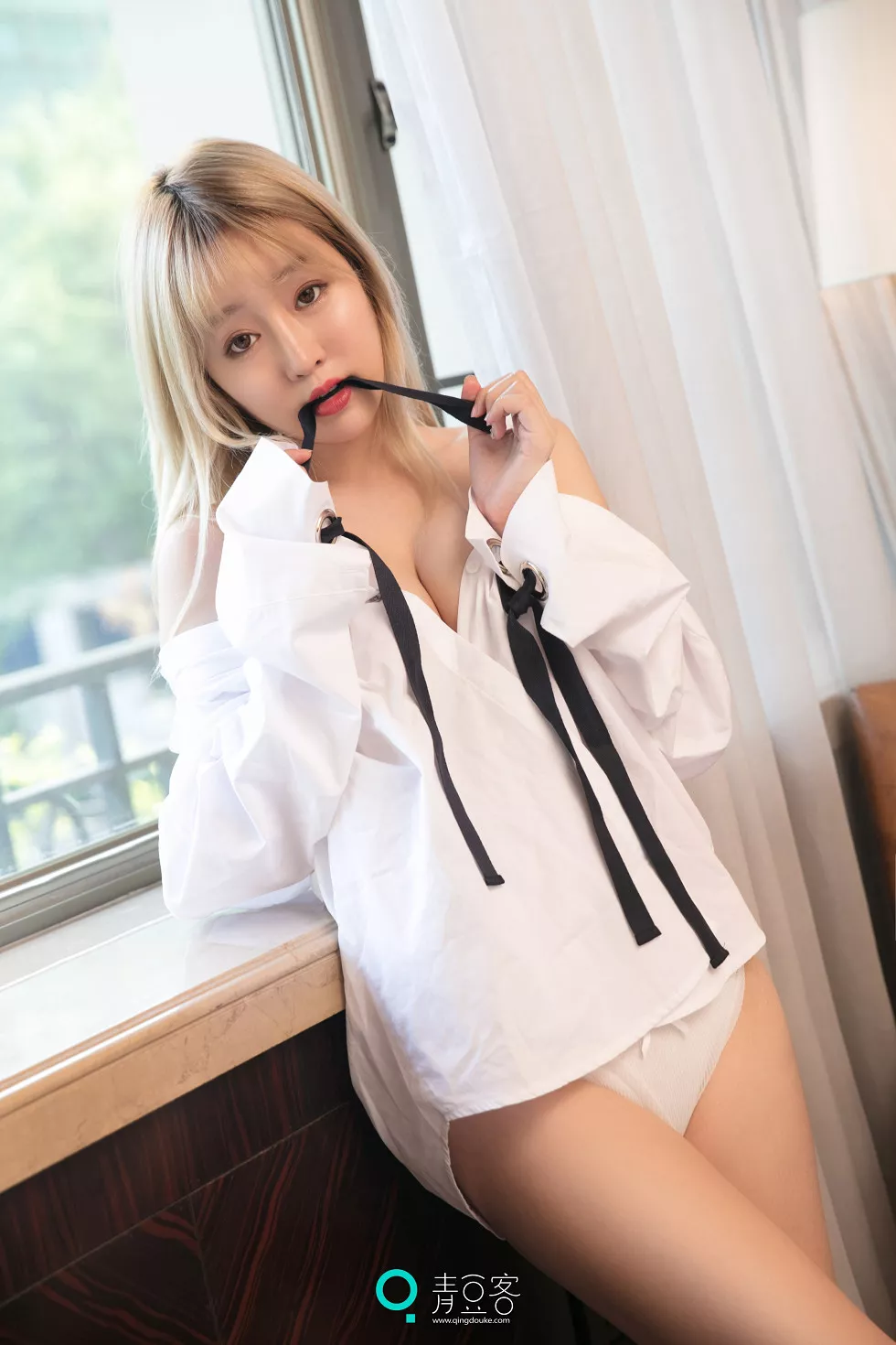 [青豆客Qingdouke]2017.06.28_嫩模王雨纯居家粉红内衣秀美乳丁字裤美臀诱惑写真53P