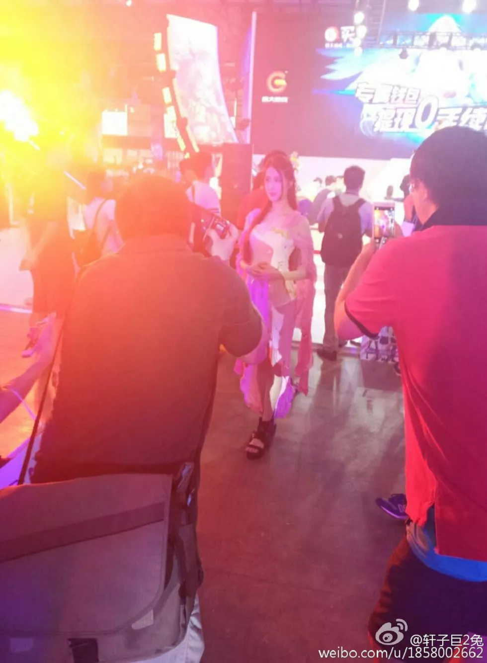 斗鱼女主播轩子巨2兔完美身材靓丽迷人微博图集写真336P