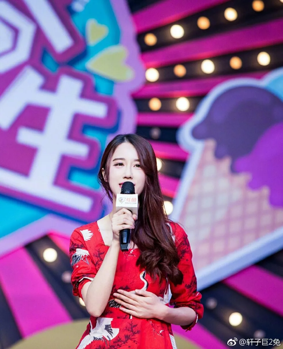 斗鱼女主播轩子巨2兔完美身材靓丽迷人微博图集写真336P