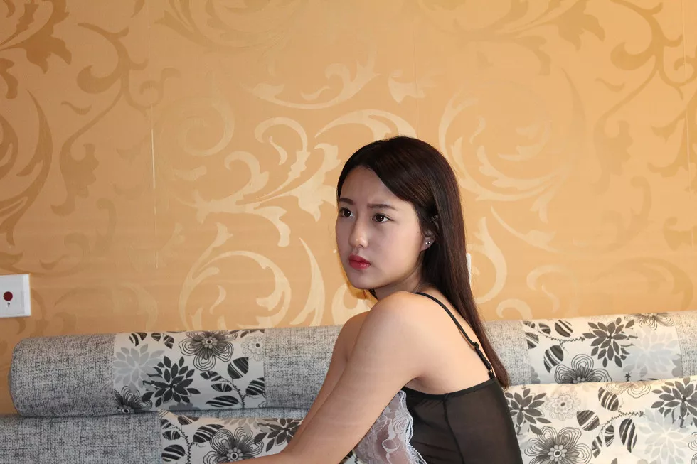 90后气质美模沈凯居家性感女仆装无内透视秀美乳撩人诱惑写真221P