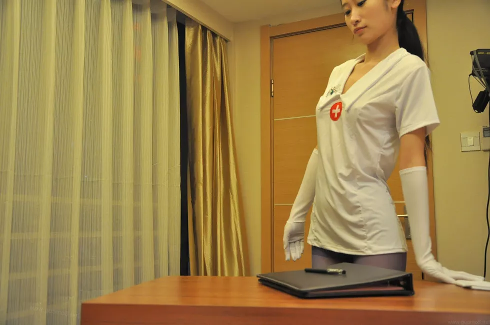 PANS阳阳内部定制小护士服无内灰丝裤袜+无内紫丝裤袜撩人诱惑写真228P