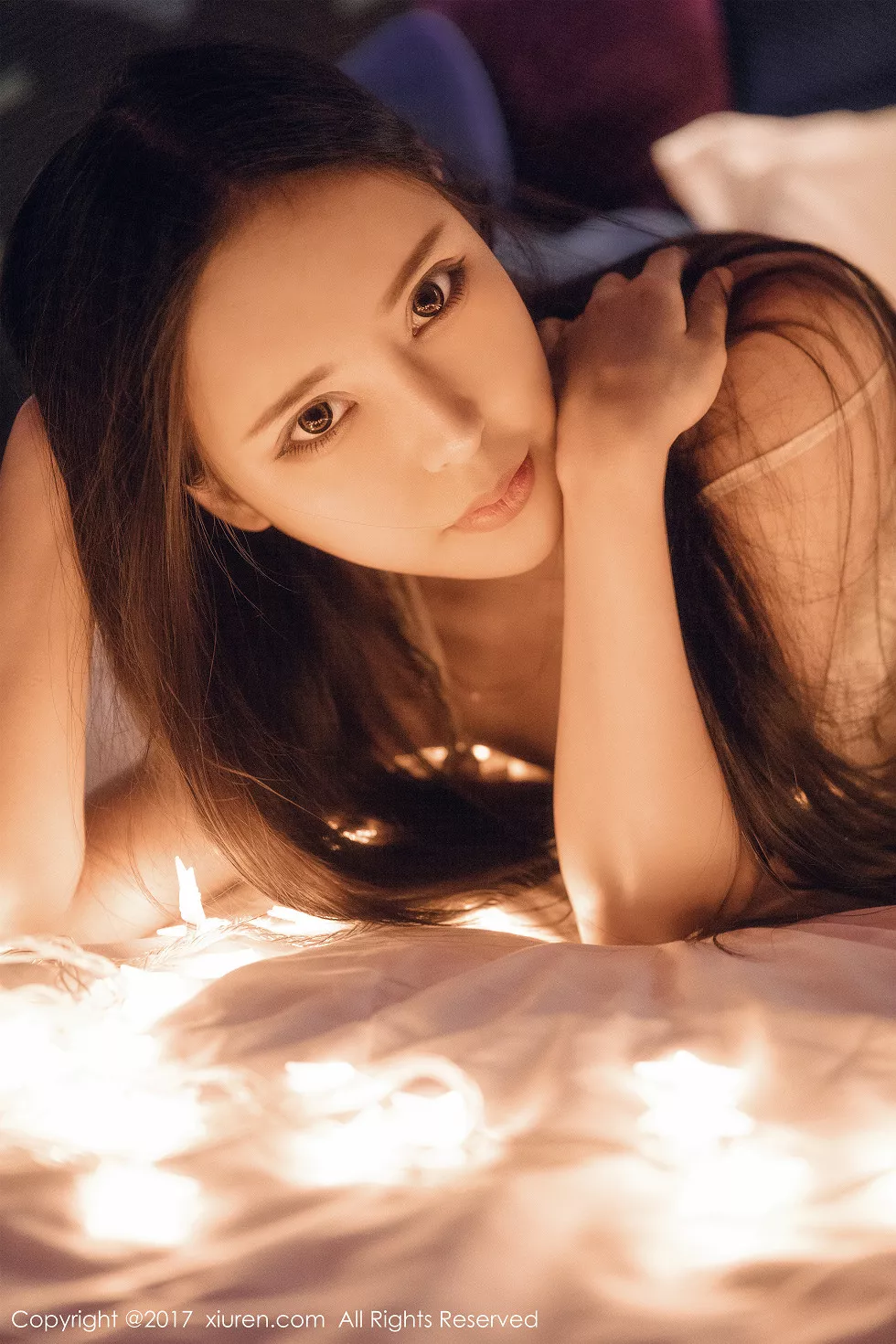 XiuRen第818期_嫩模Suki_baby床上雪白婚纱秀完美身姿全脱惹火诱惑写真49P