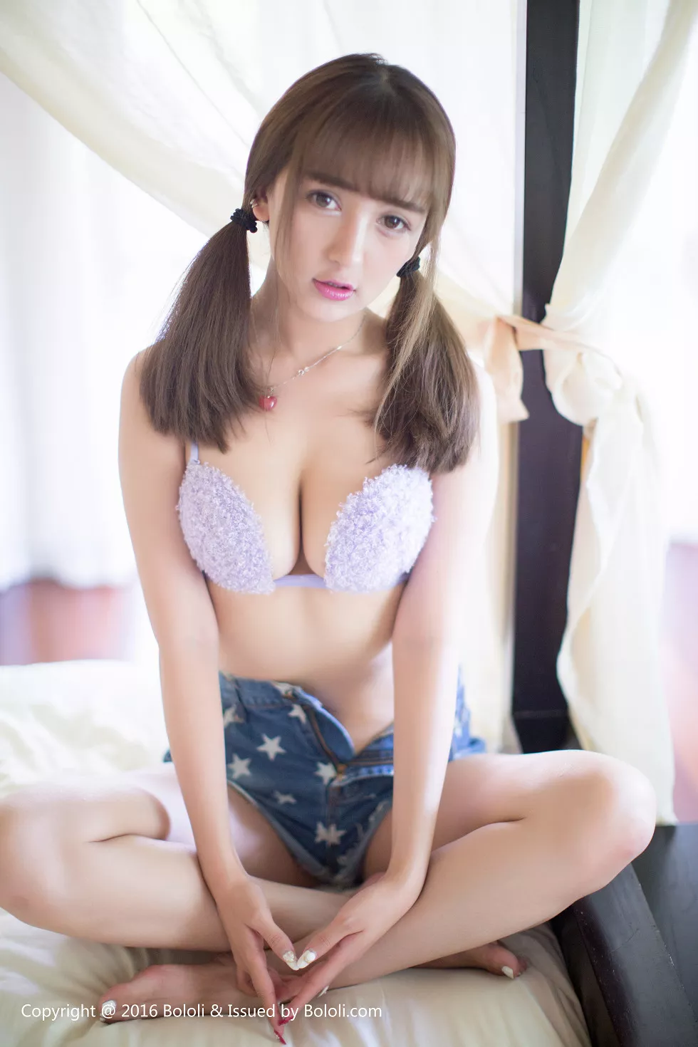 [BoLoli波萝社新刊]Vol.116_嫩模小潘鼠牛仔热裤加紫色内衣秀完美身材诱惑写真40P