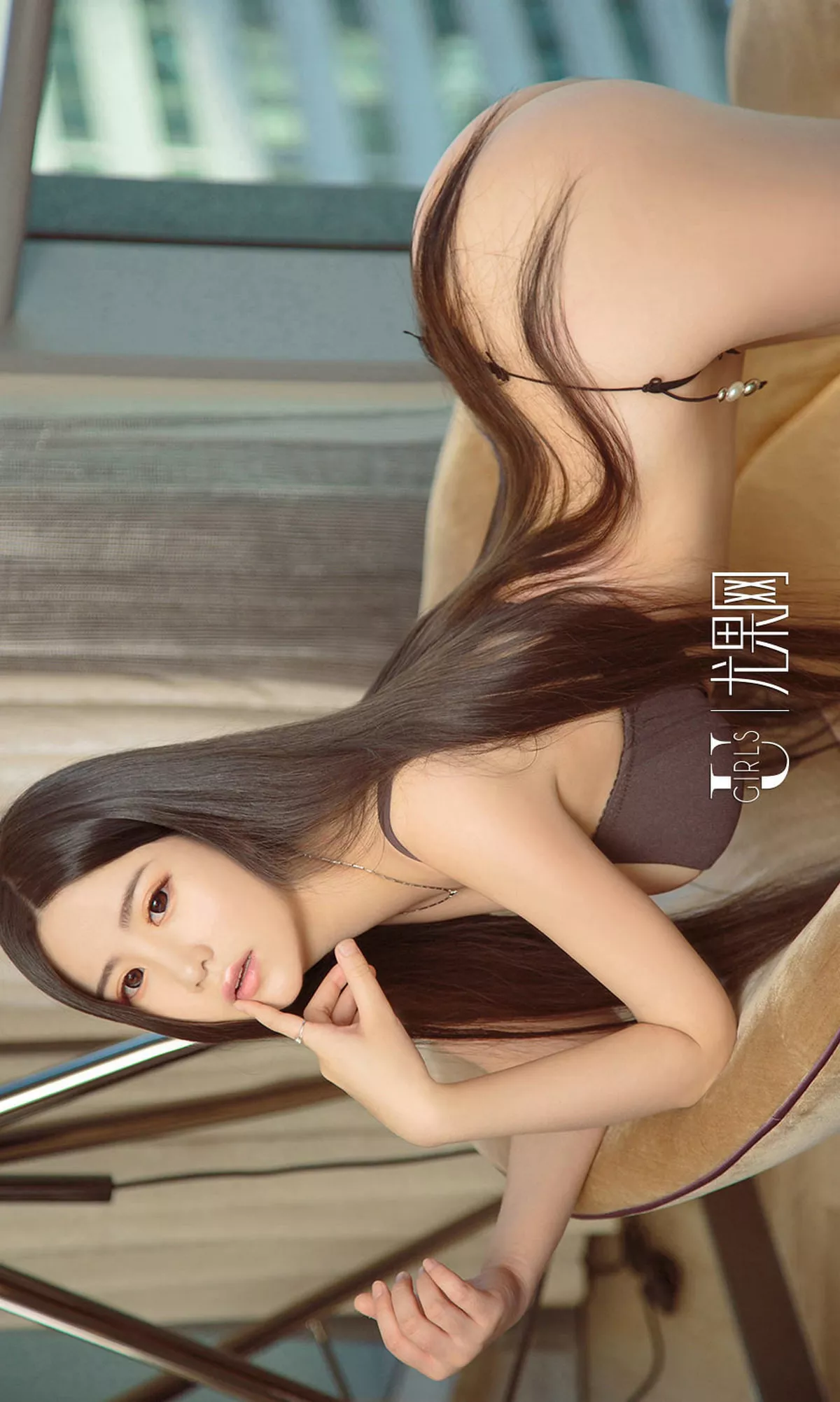 [Ugirls爱尤物]No.885_嫩模上官蔷薇居家私房绒毛三点式内衣秀S型曲线诱惑写真40P
