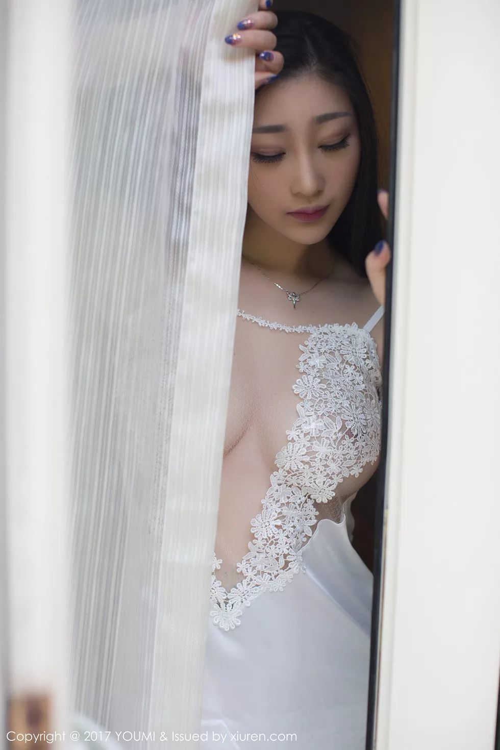 [YouMi尤蜜荟]Vol.077_女神妲己_Toxic迪拜旅拍真空吊带装大尺度秀豪乳诱惑写真48P