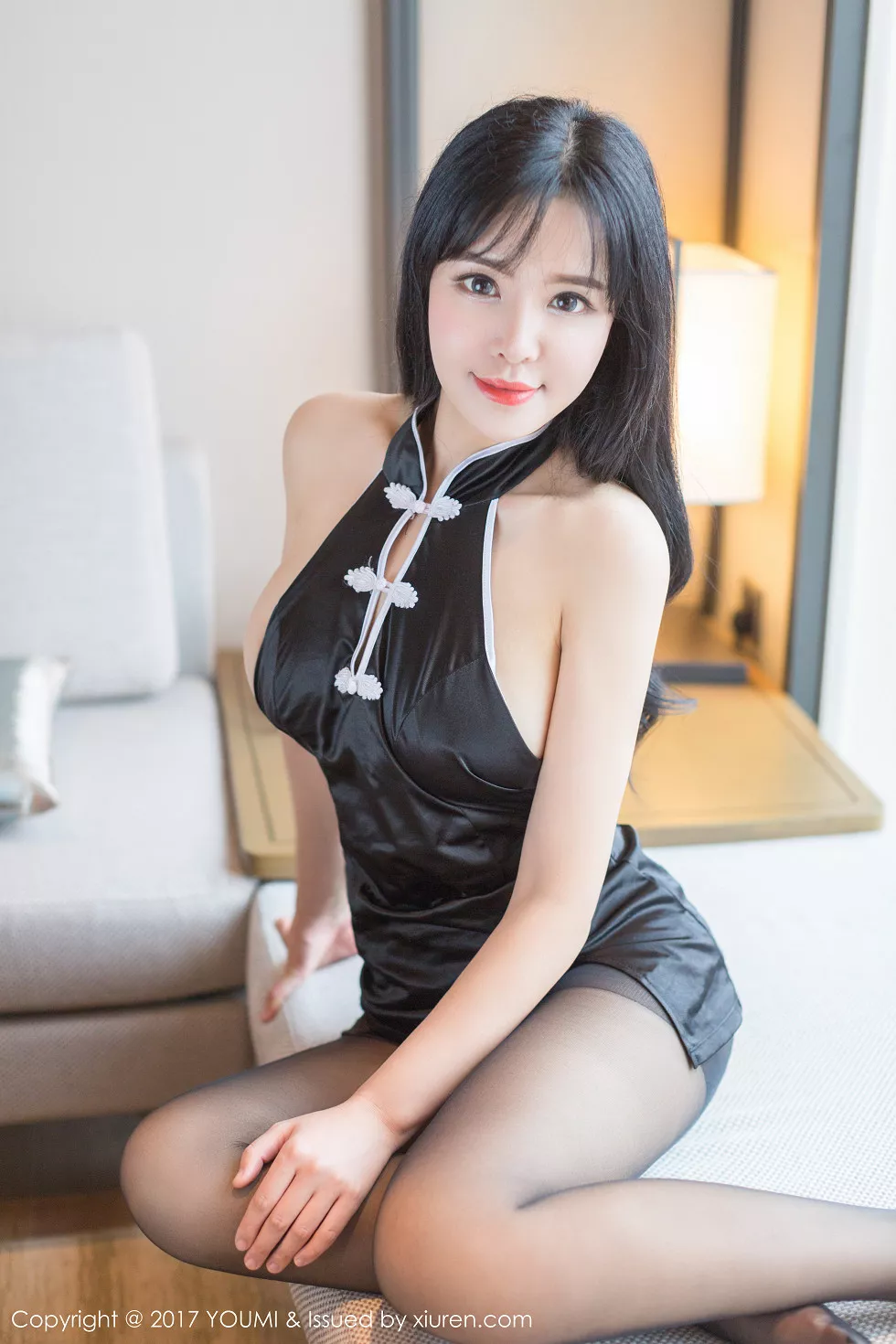 [YouMi尤蜜荟]Vol.074_嫩模女神刘钰儿白色蕾丝边丝袜情趣内衣系列完美诱惑写真50P