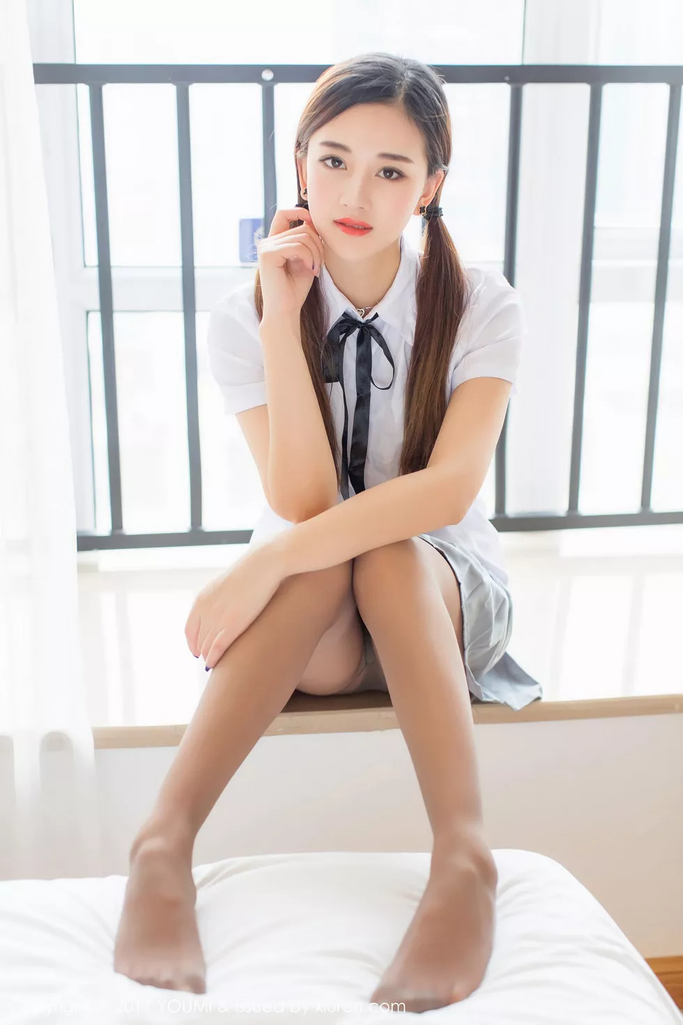 [YouMi尤蜜荟]Vol.087_新人模特娜娜TINA办公室黑丝OL制服秀完美身材靓丽迷人写真40P