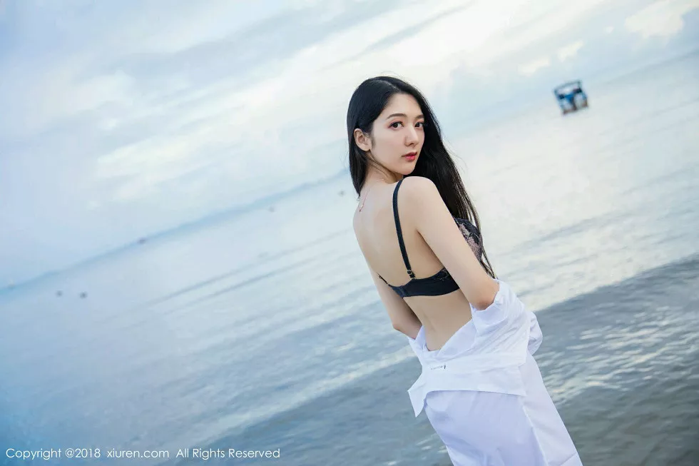 XiuRen第962_嫩模小热巴甲米旅拍性感白衬衫配蕾丝内衣妩媚诱惑写真43P