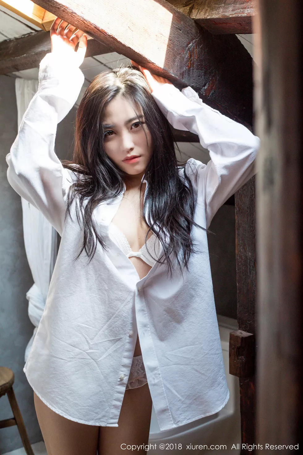 XiuRen第1024期_女神许诺Sabrina居家早安女友系列床上慵懒迷人写真82P