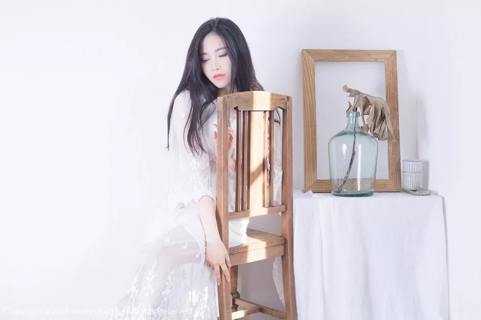 XiuRen第1024期_女神许诺Sabrina居家早安女友系列床上慵懒迷人写真82P