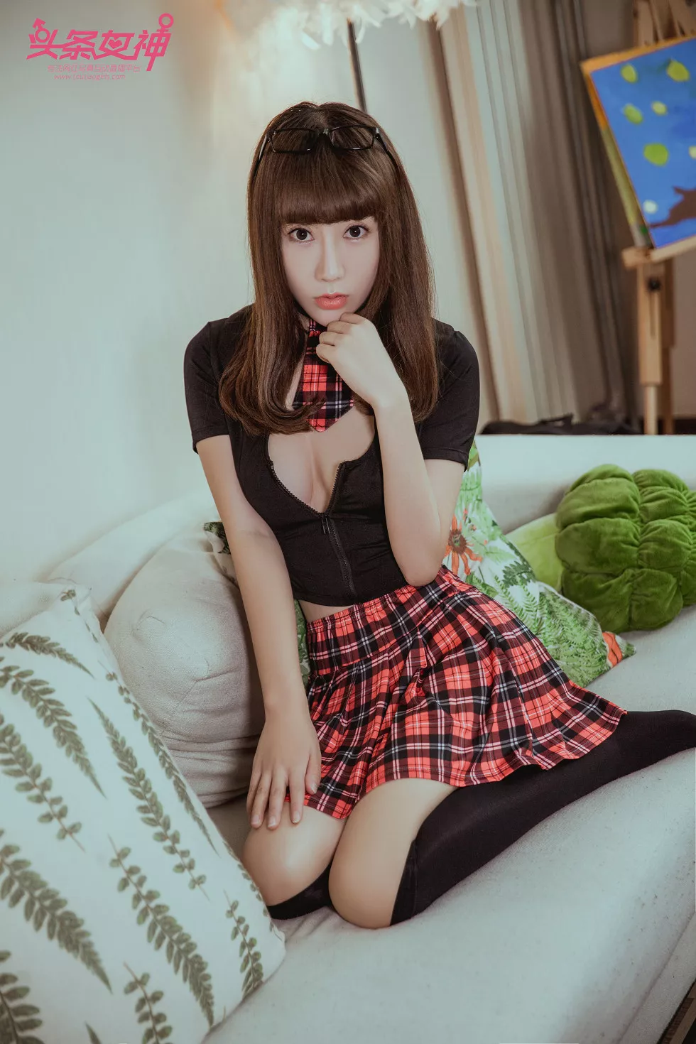 [Toutiao头条女神]No.649_嫩模笑笑学生装红色格子裙半撩露性感白色内裤诱惑写真19P