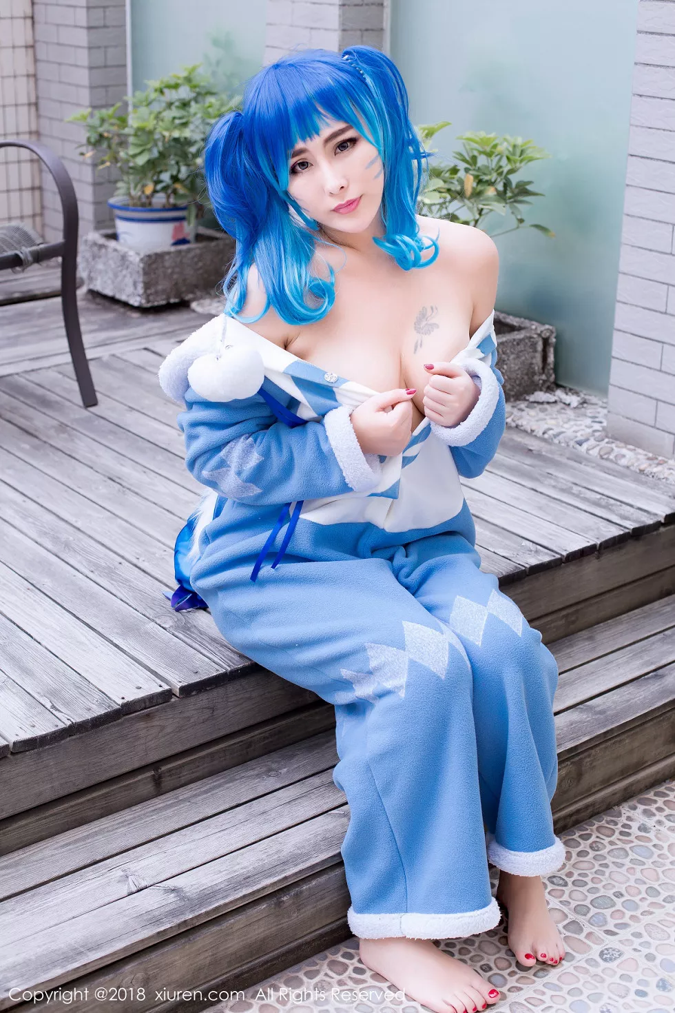 XiuRen第1096期_嫩模孟狐狸FoxYini居家私房脱白衬衣全裸美体惹火诱惑写真31P