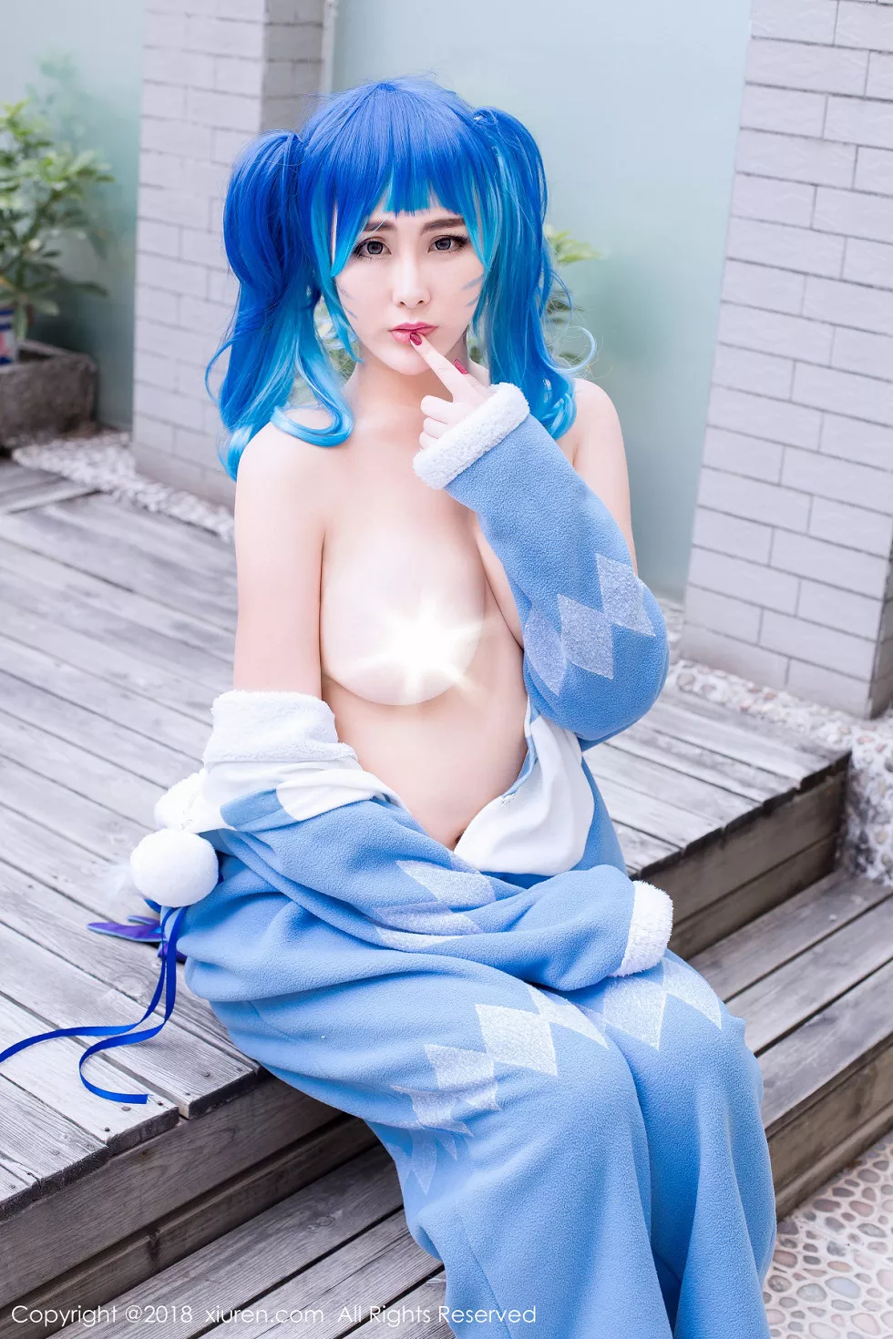 XiuRen第1096期_嫩模孟狐狸FoxYini居家私房脱白衬衣全裸美体惹火诱惑写真31P
