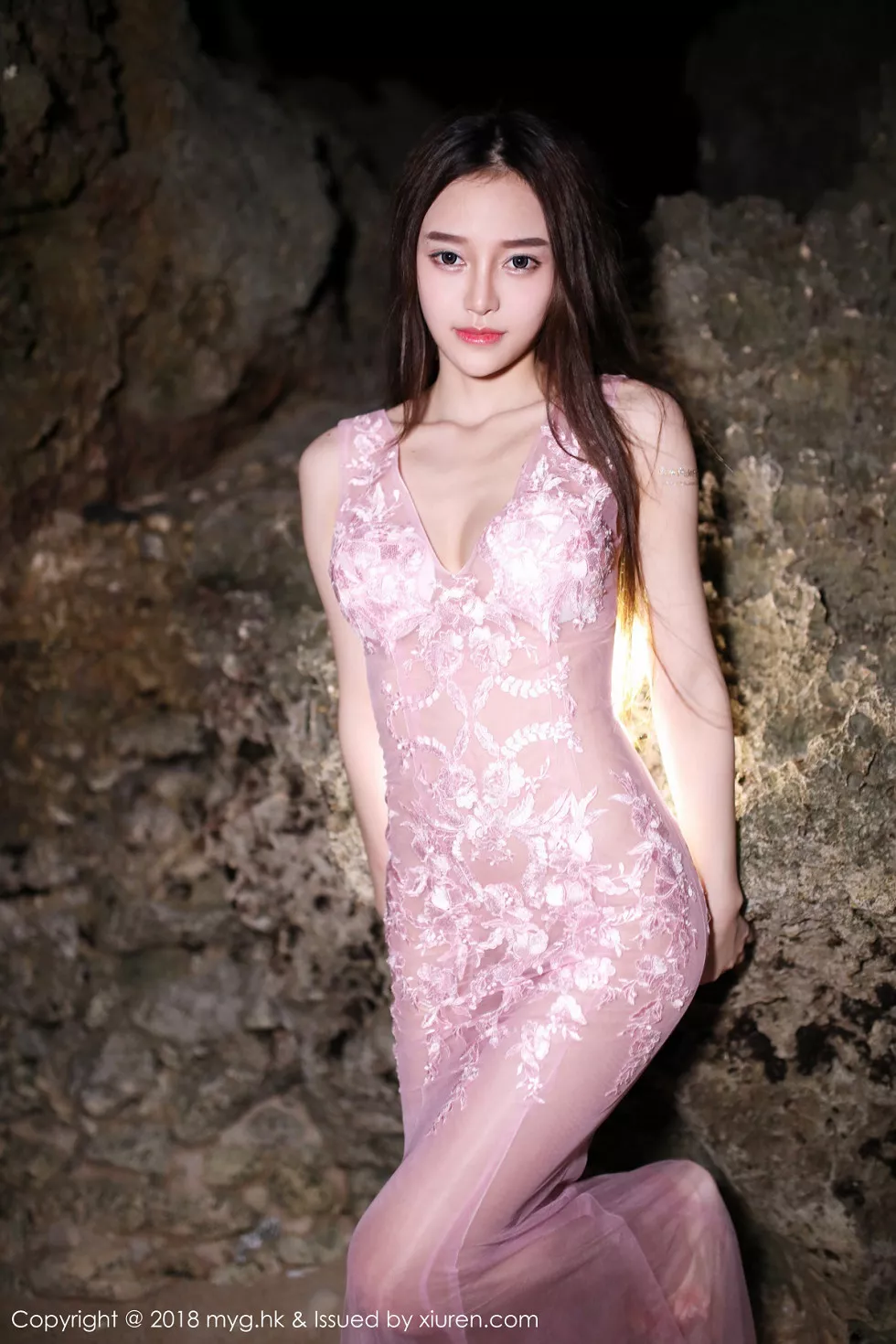 [MyGirl美媛馆]Vol.306_女神唐琪儿il薄纱连身裙秀火辣身材+健身房秀完美身材写真41P