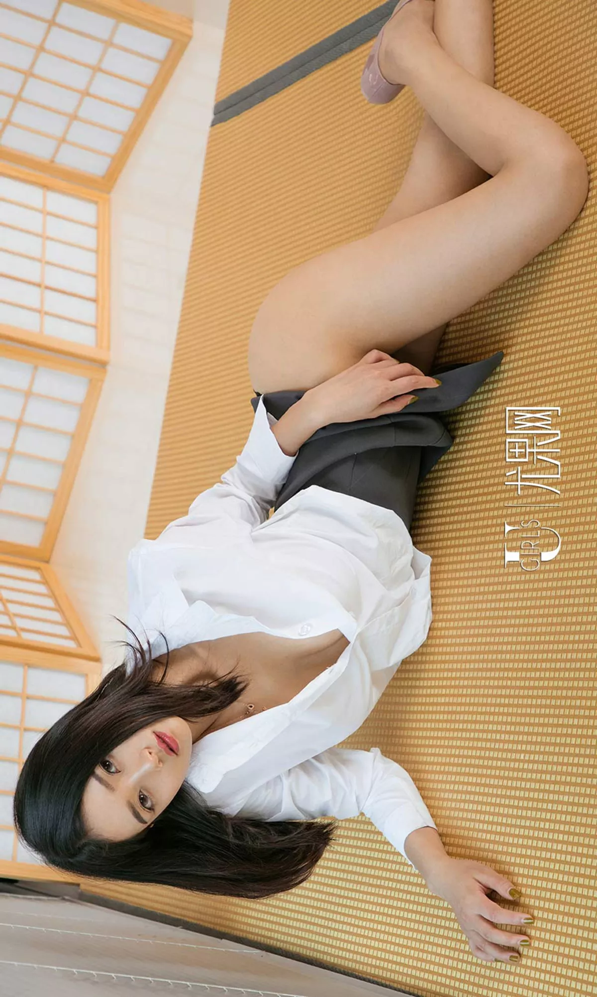 [Ugirls爱尤物]No.1190_嫩模方子萱居家红色低胸连身裙+性感白衬衣秀完美身材写真35P