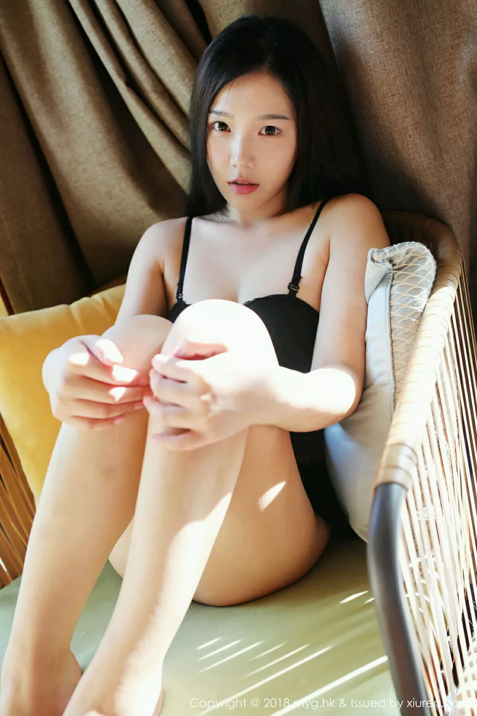 [MyGirl美媛馆]Vol.307_女神徐微微mia黑色吊带情趣内衣半脱露傲人豪乳极致诱惑写真80P