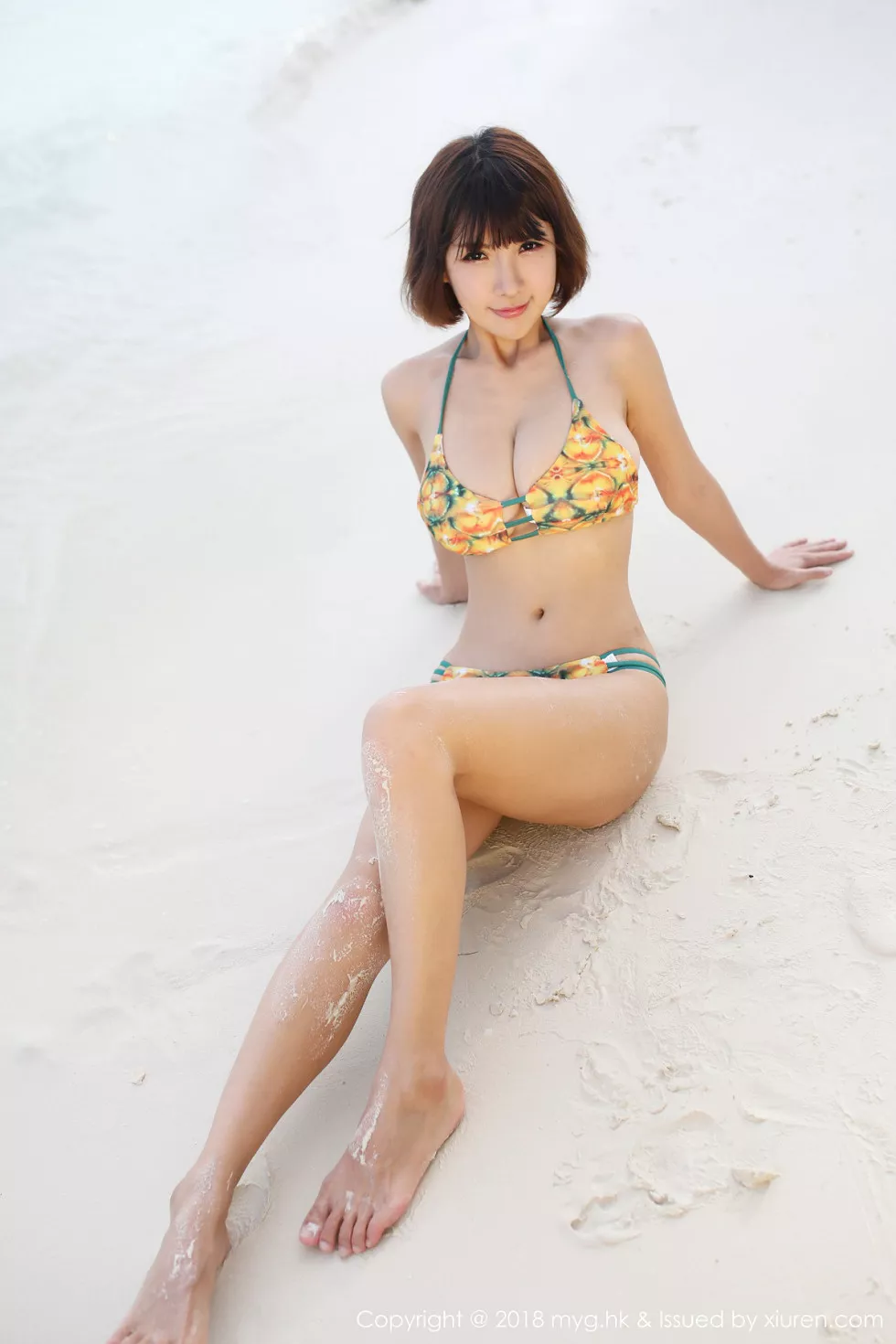 [MyGirl美媛馆]Vol.308_女神晓茜sunny沙滩边粉色比基尼秀完美身材傲人豪乳诱惑写真44P