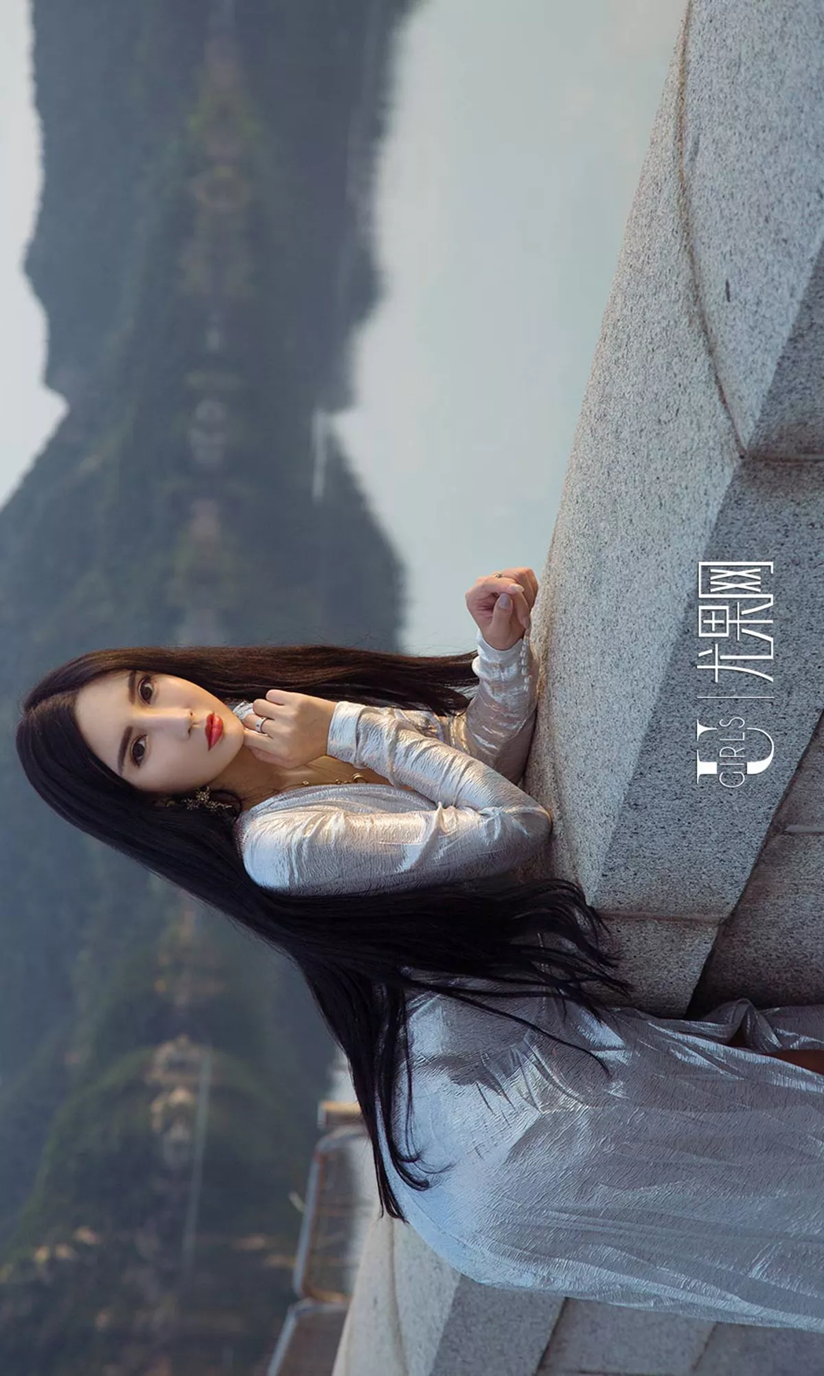 [Ugirls爱尤物]No.1208_嫩模艾霓莎户外性感长裙系列秀完美身材高挑迷人写真35P