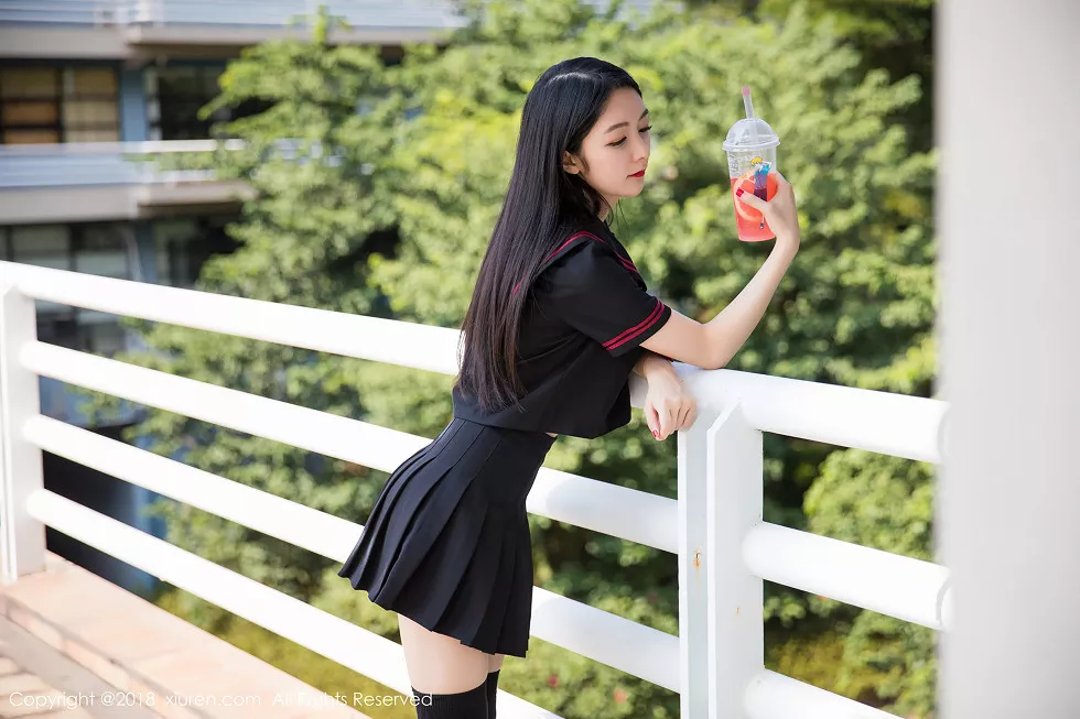 XiuRen第1156期_女神Angela小热巴英伦式校服半脱露性感内衣秀完美身材写真47P