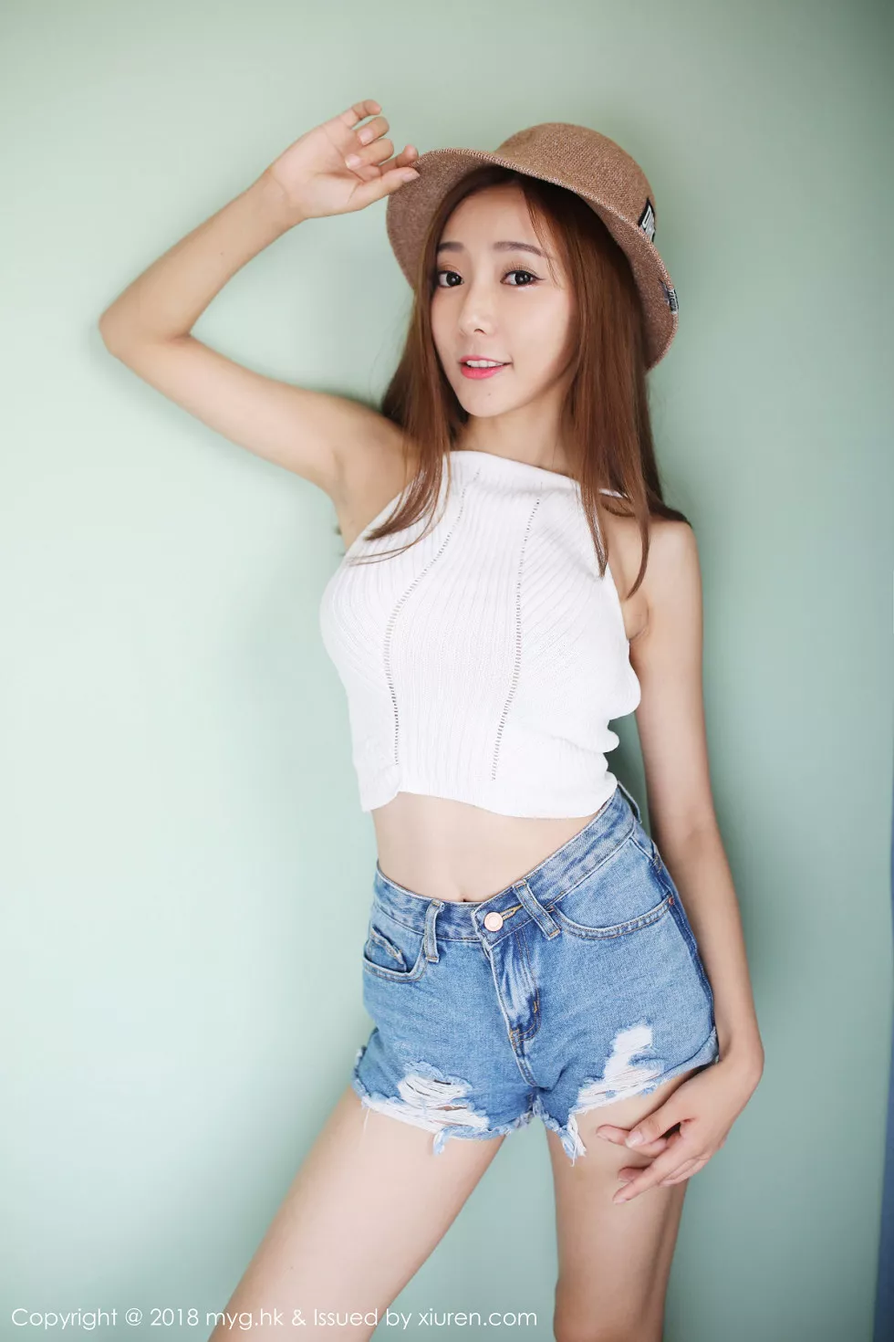 [MyGirl美媛馆]Vol.312_嫩模王馨瑶yanni阳光美少女白色吊带衣配牛仔短裤性感写真47P