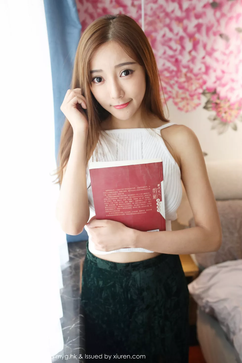 [MyGirl美媛馆]Vol.312_嫩模王馨瑶yanni阳光美少女白色吊带衣配牛仔短裤性感写真47P