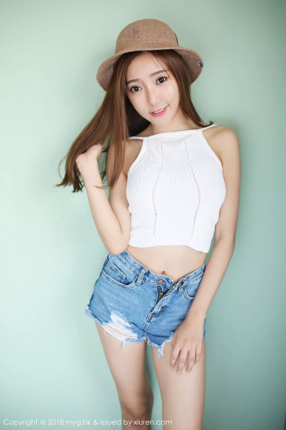 [MyGirl美媛馆]Vol.312_嫩模王馨瑶yanni阳光美少女白色吊带衣配牛仔短裤性感写真47P