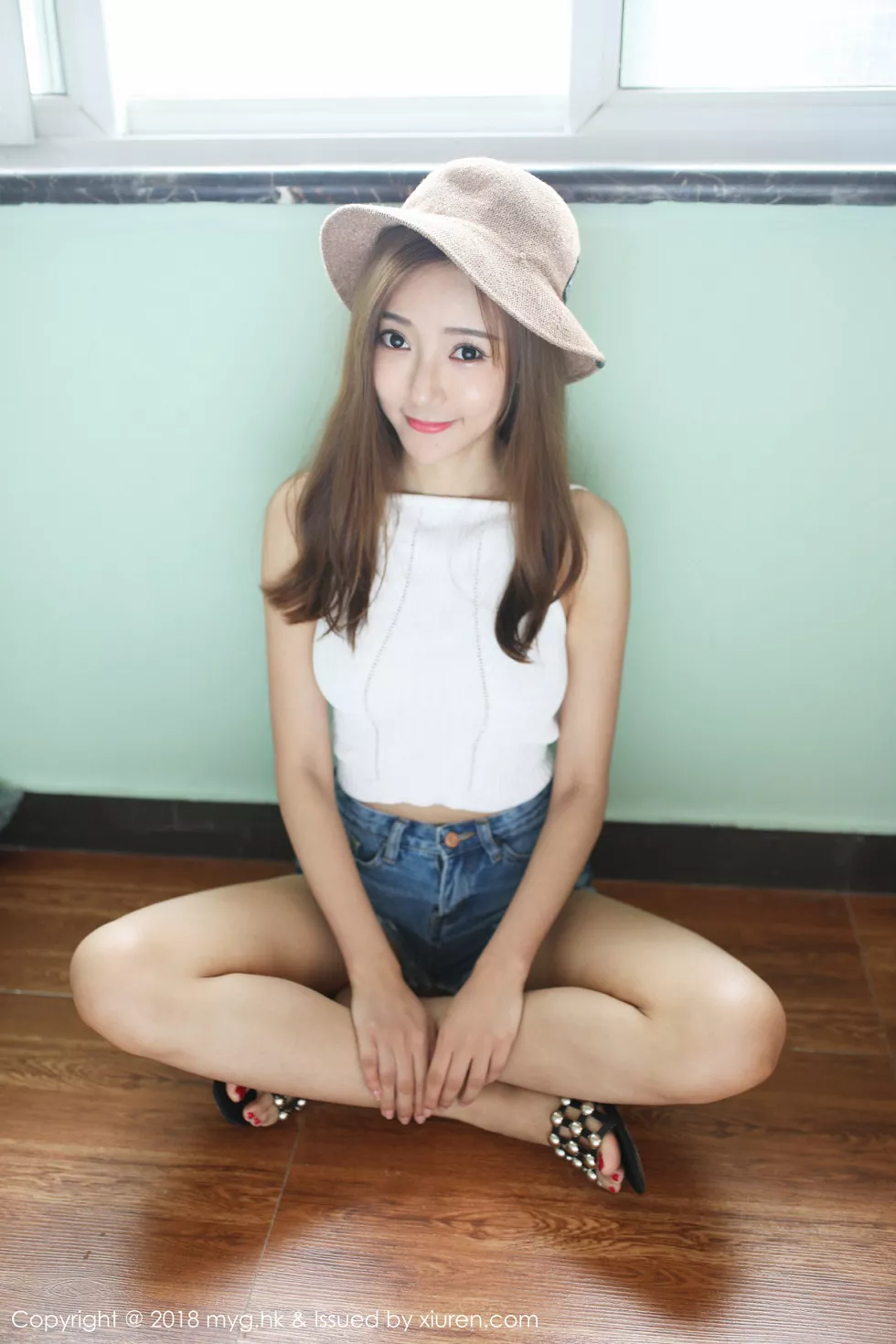 [MyGirl美媛馆]Vol.312_嫩模王馨瑶yanni阳光美少女白色吊带衣配牛仔短裤性感写真47P