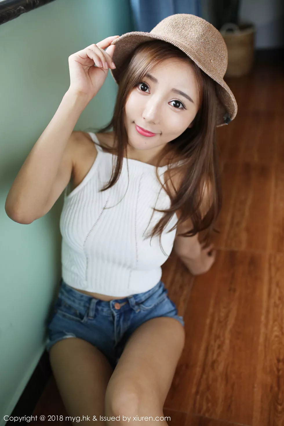 [MyGirl美媛馆]Vol.312_嫩模王馨瑶yanni阳光美少女白色吊带衣配牛仔短裤性感写真47P