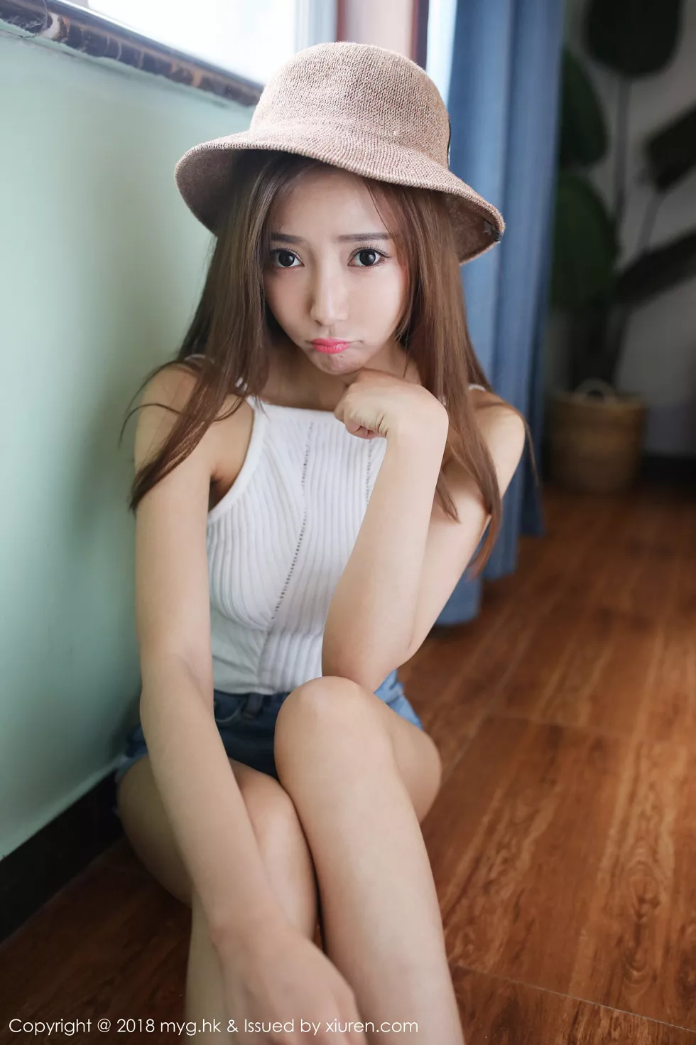 [MyGirl美媛馆]Vol.312_嫩模王馨瑶yanni阳光美少女白色吊带衣配牛仔短裤性感写真47P