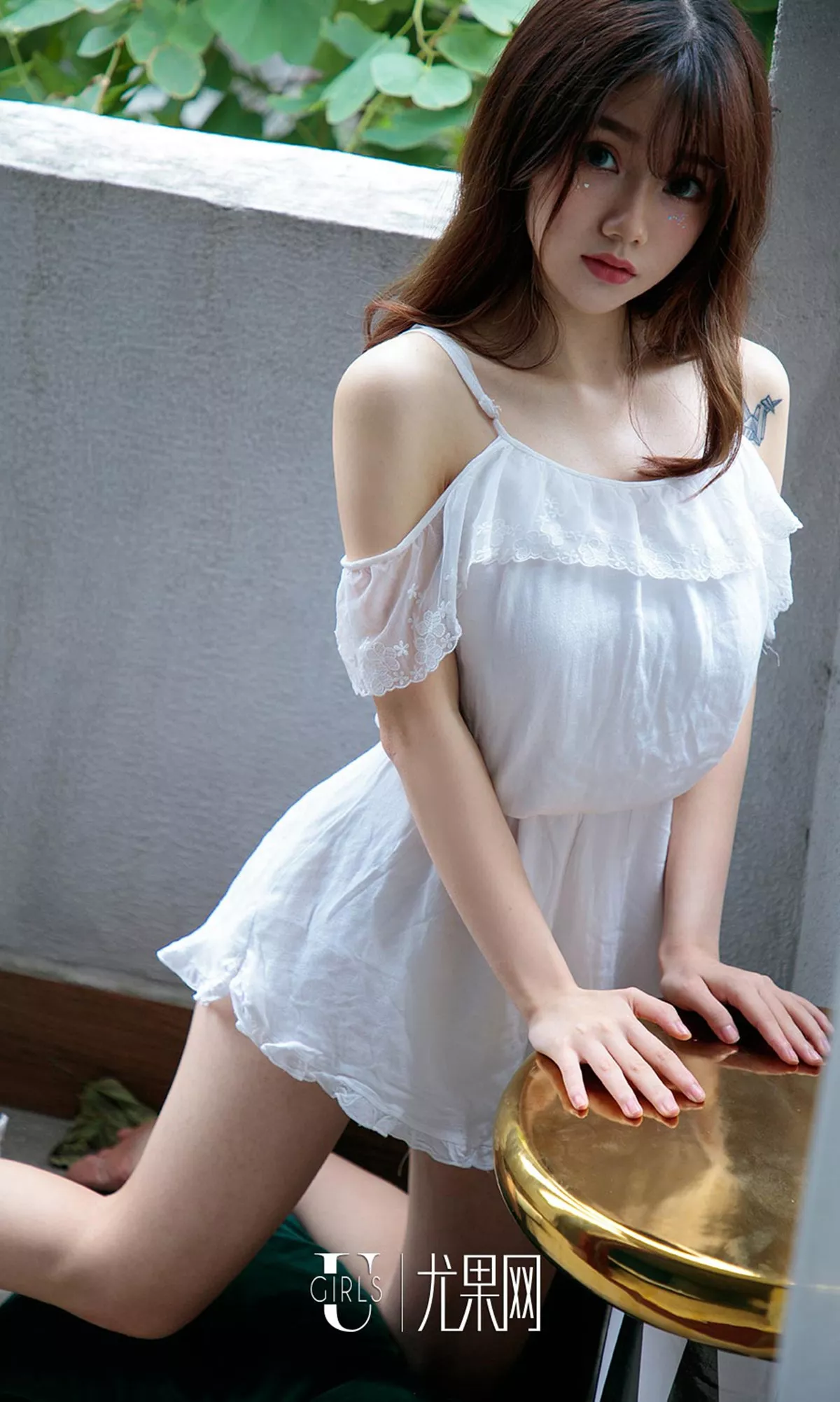 [Ugirls爱尤物]No.1257_嫩模泡芙少女私房白衬衣露性感白色内衣秀完美身材写真35P