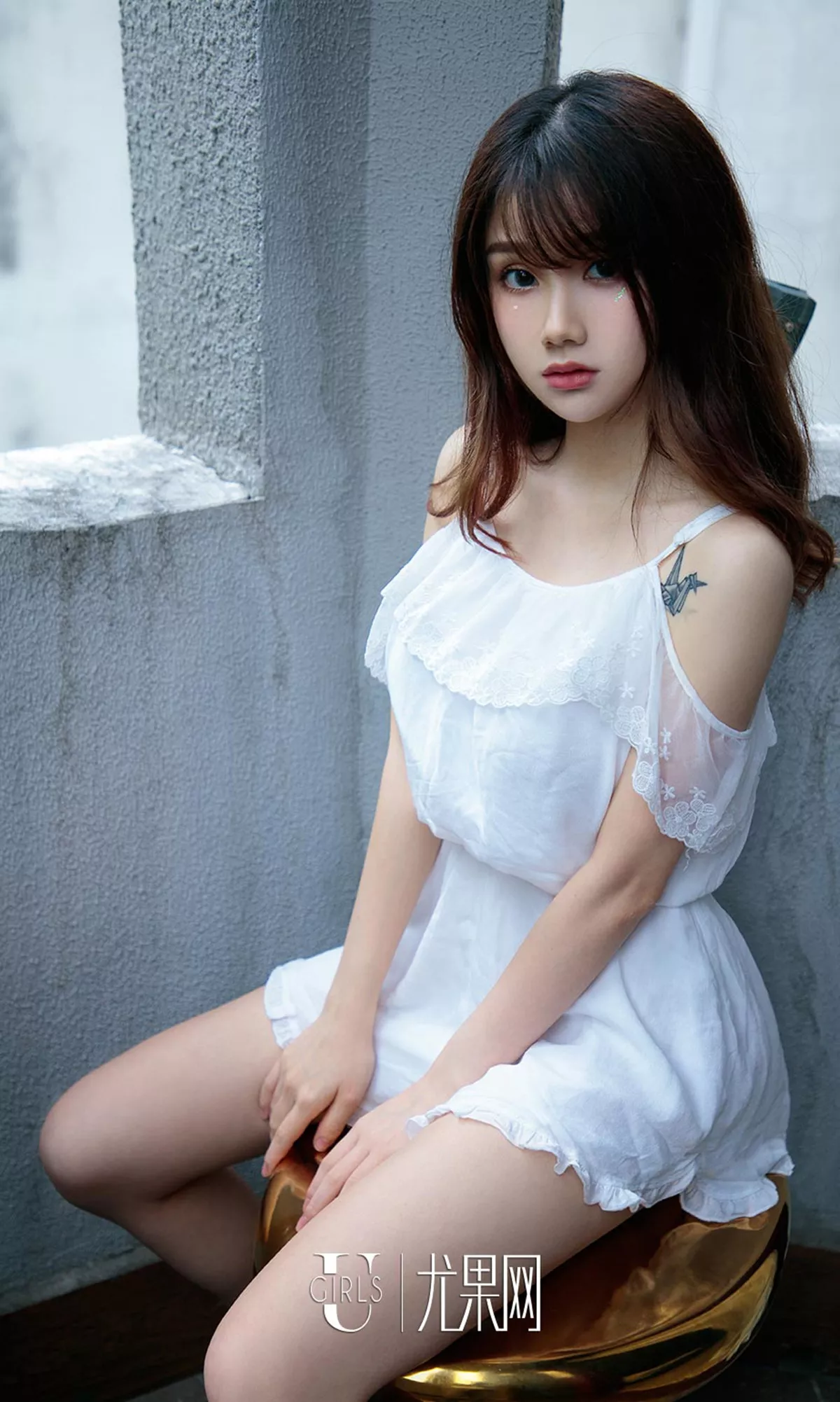 [Ugirls爱尤物]No.1257_嫩模泡芙少女私房白衬衣露性感白色内衣秀完美身材写真35P