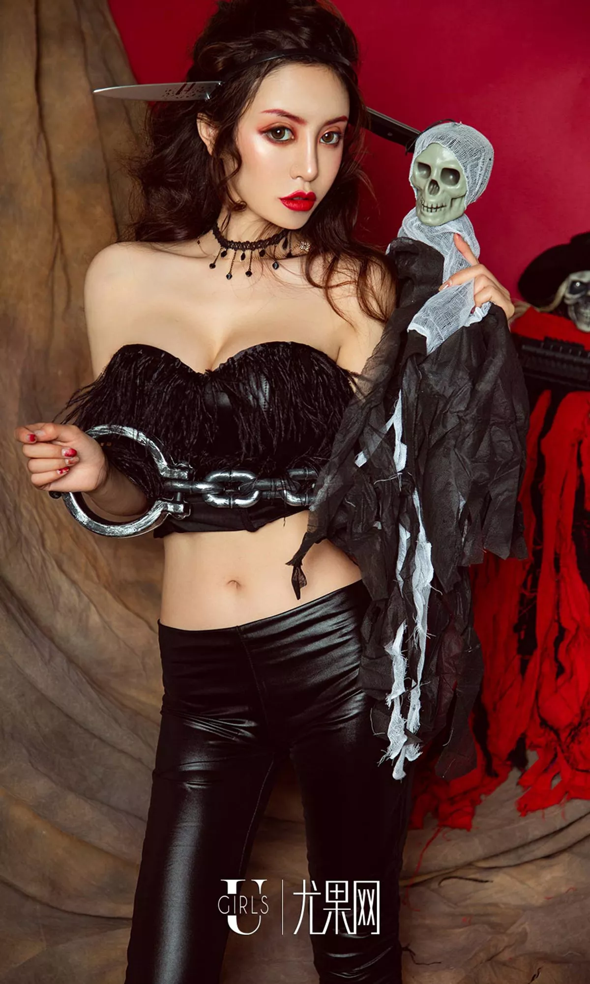 [Ugirls爱尤物]No.1260_嫩模Angela楚楚性感僵尸新娘装白色蕾丝内衣透视诱惑写真35P
