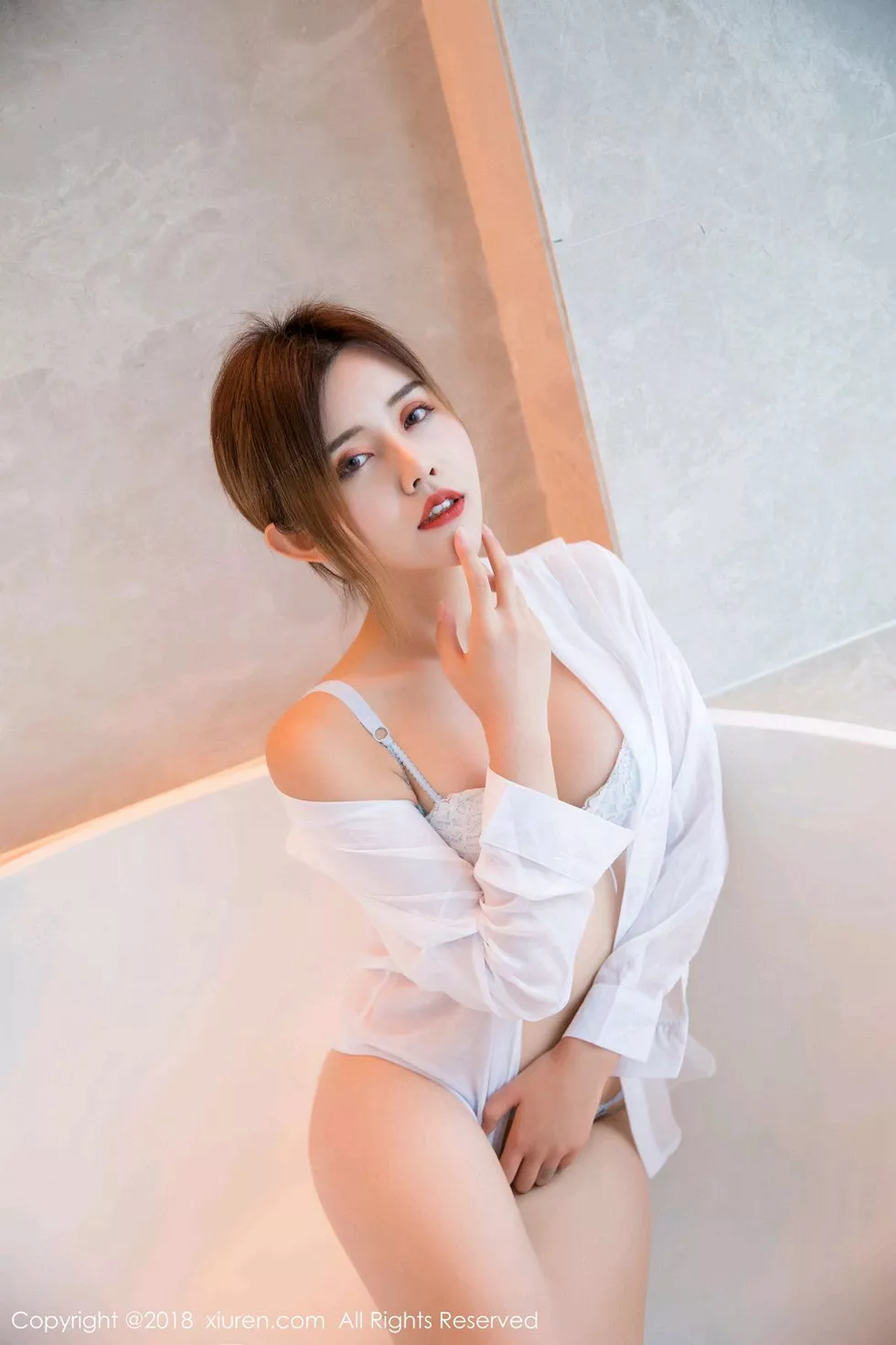 XiuRen第1253期_女神Cris_卓娅祺性感吊带兔女郎+浴室白衬衫完美诱惑写真44P