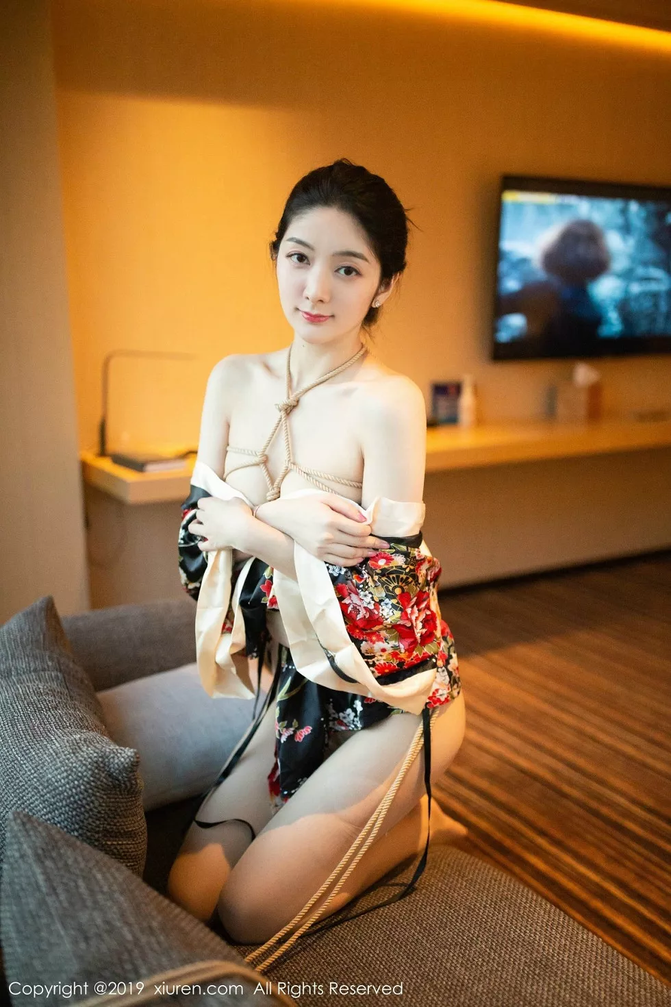 XiuRen第1444期_女神Angela喜欢猫私房异域和服SM捆绑秀火辣身材诱惑写真44P