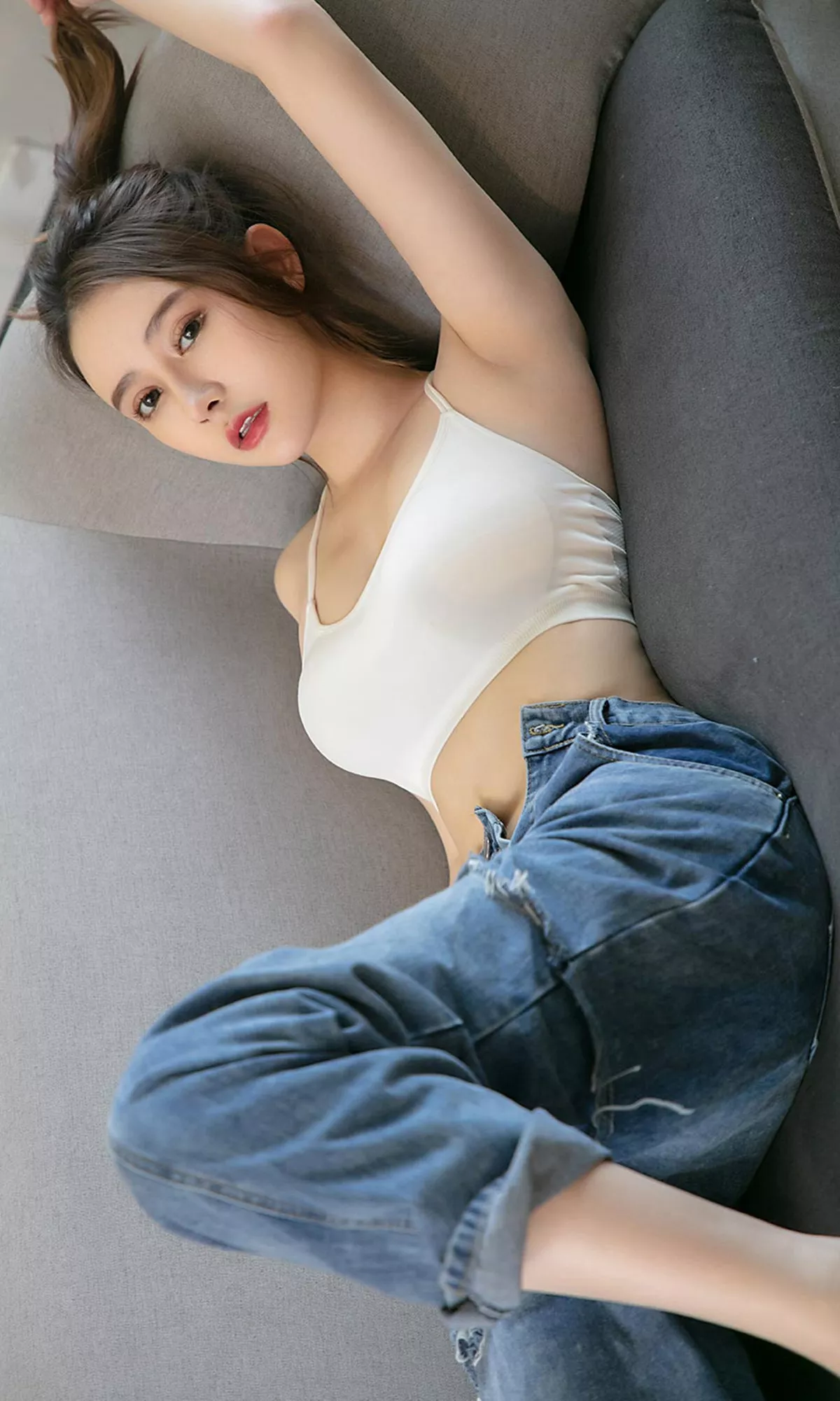[Ugirls爱尤物]No.1482_嫩模Coral私房白衬衣半脱露白色蕾丝内衣撩人诱惑写真35P