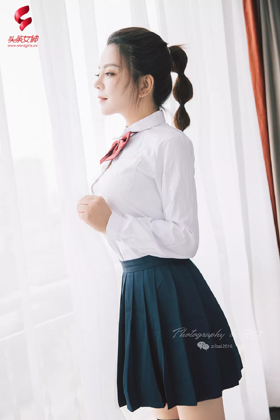 [Toutiao头条女神]No.727_嫩模雨墨私房白衬衣配蓝色百褶裙秀完美身材性感写真13P