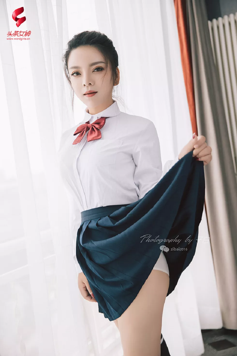 [Toutiao头条女神]No.727_嫩模雨墨私房白衬衣配蓝色百褶裙秀完美身材性感写真13P