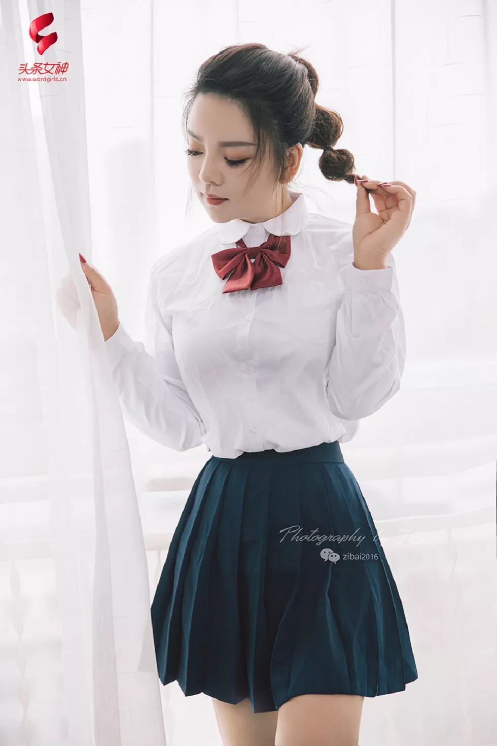 [Toutiao头条女神]No.727_嫩模雨墨私房白衬衣配蓝色百褶裙秀完美身材性感写真13P