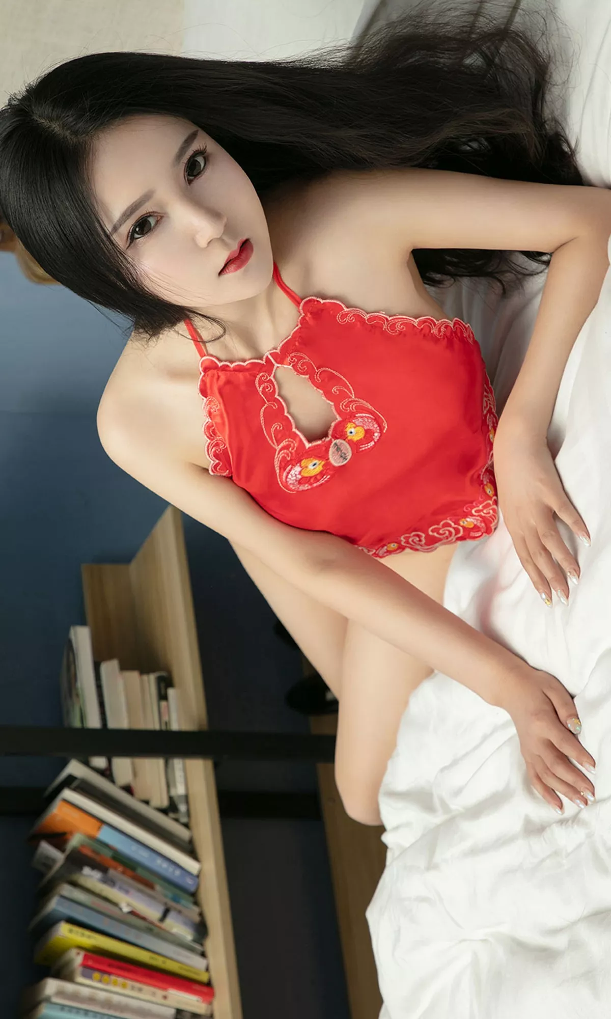[Ugirls爱尤物]No.1498_嫩模孙豆豆私房黑色蕾丝情趣内衣秀完美身材惹火诱惑写真34P