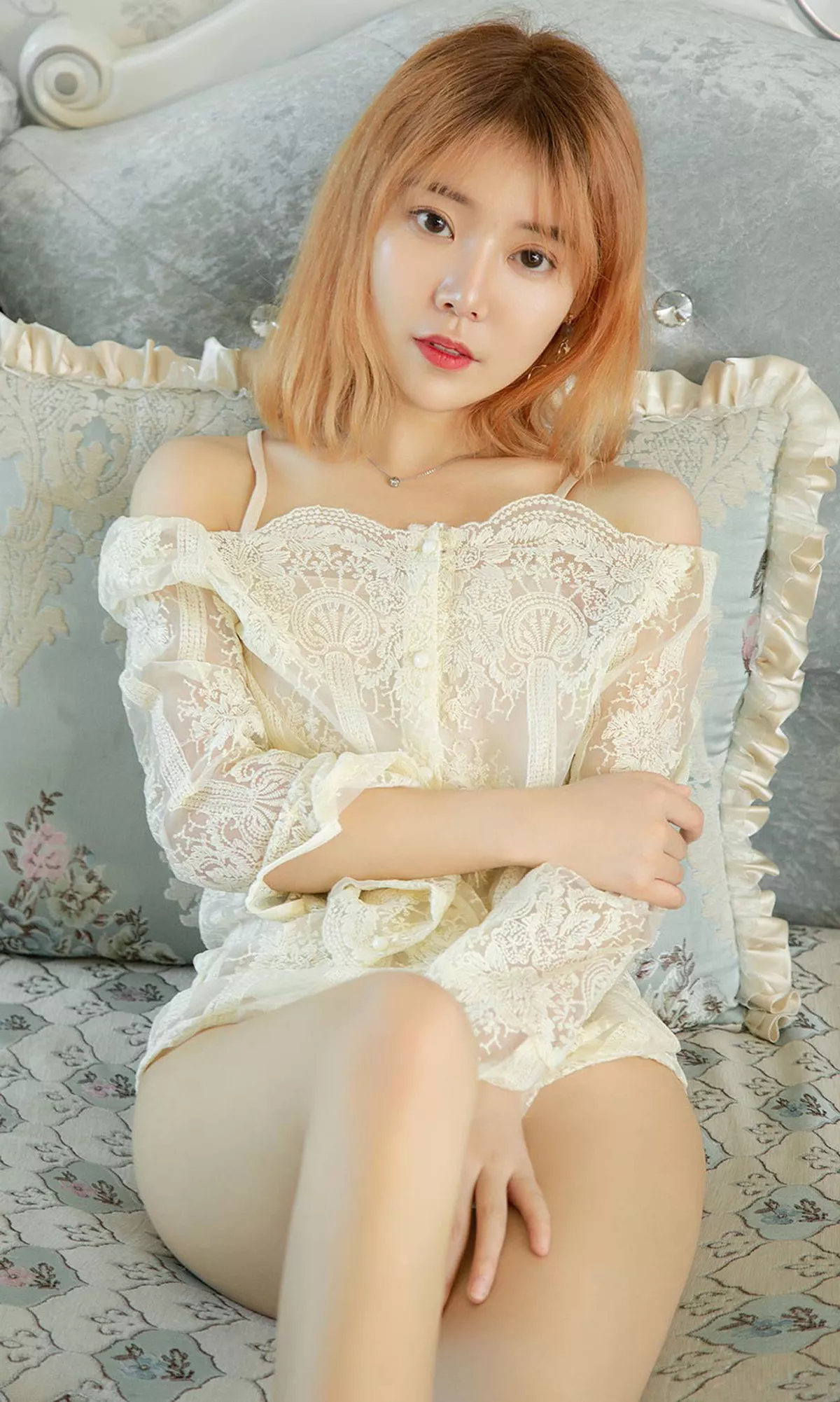 [Ugirls爱尤物]No.1520_嫩模楚恬私房蕾丝睡衣配白色内裤秀完美身材撩人诱惑写真35P